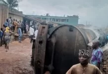 Fuel tanker fire razes 10 buildings in Ogun