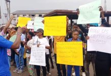 Students protest ‘No School Fees No Exam’ policy of Rivers University