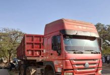 In midnight raid, NDLEA seizes 6 vehicles, 40ft trailer load skunk in Abuja