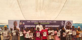 Lagos lawmaker distributes 2,000 free JAMB forms in Ifako-Ijaiye